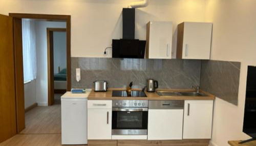 City Apartment - Photo 2, stove, pet friendly