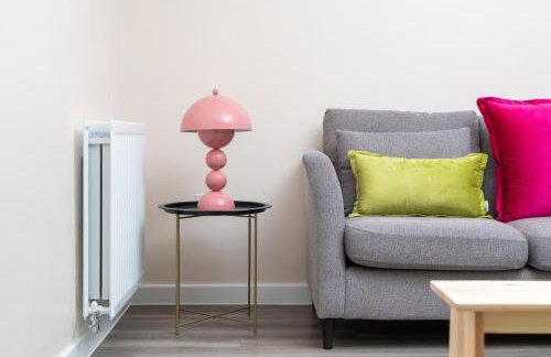 Spacious Milton Keynes Townhouse 2 Designated Parking Spaces Near Centre MK, MK Bowl, Universal Studios & Transport Links Ideal for Families & Contractors - Foto 40