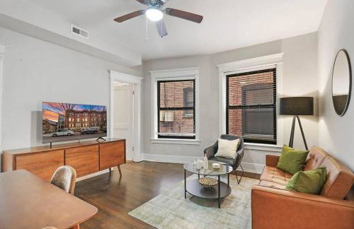 Modern & Spacious 3BR Apt with In-Unit Laundry - Bstone 2 - Photo 15