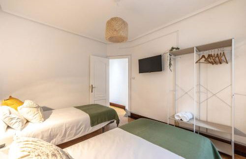 Unamuno, en el Casco Viejo - Foto 9