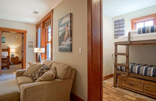 Slope side 8 BR at Sanctuary Majestic Mountain Top Estate 4800 square feet of quality sleeps 16 - Foto 17