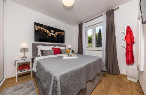 The Fairy's Cave - Free Parking - Photo 22