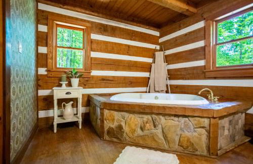 Private Riverfront Cabin, Kayaks, Ping Pong, Gym - Foto 3