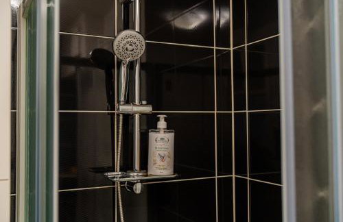 Zagreb 113 - Bedroom - New - Apartment - Parking - Flexible Keybox Entry - Modern - Monthly Rent - WiFi - Foto 22