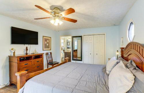 Walk to Sandusky Bay Home with Hot Tub and Fire Pit! - Foto 12