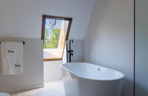 Emberwood Lodge - Luxury Cabin, Kid Friendly - Foto 34