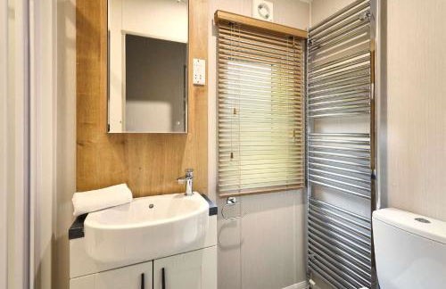 Country Cabin with Hot Tub - Foto 17