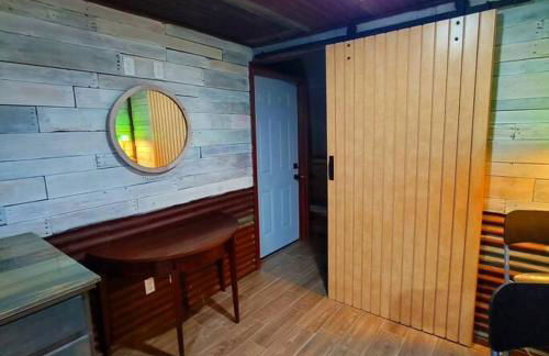 Hill Country Hangar with hottub, 7 minutes from the river and lake - Foto 80