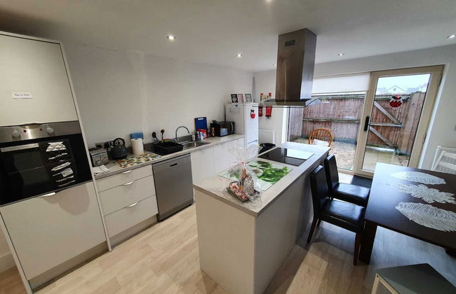 Riverdale House - 4 Bedrooms - Photo 19