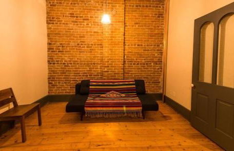 Sunny Downtown Condo above the Coffee Shop - Foto 5