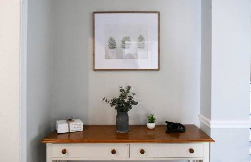 Large 4 Bedroom Home Close to Airport and IX Center - Photo 39