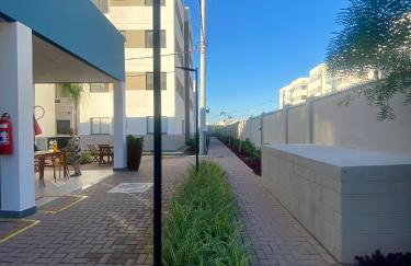 Aconchego e localização, a 10 minutos de CAMINHADA da praia e a 26 minutos de carro do RIR26, com vaga de garagem e 2 banheiros para maior conforto dos nossos hóspedes - Foto 51