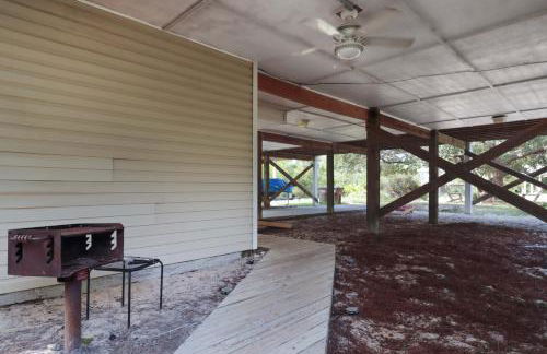 Woofs and Waves by Pristine Properties Vacation Rentals - Foto 63