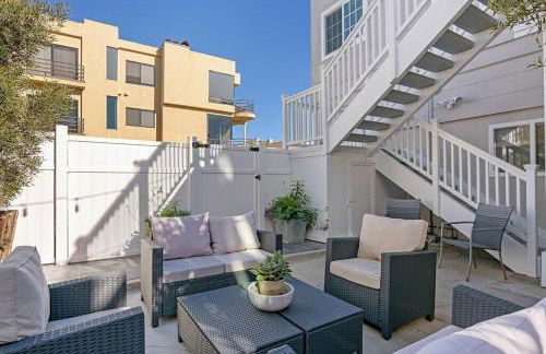 Expansive Ocean View, Private Balcony, Across from Beach - Photo 26