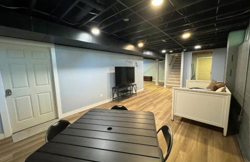 Epic Indoor Pool w/slide & hot tub close to beach - Foto 23