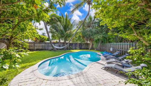 Escape to Newly Remodeled Home in the Heart Fort Lauderdale with Private Pool - Foto 2, Garden, sunbed, Garden view