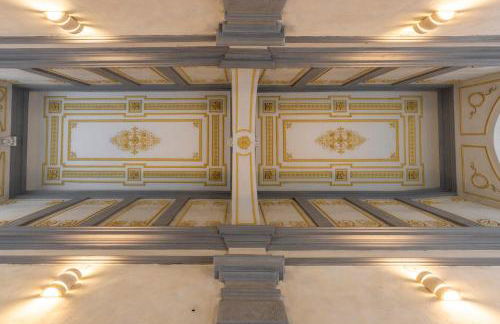 Bright penthouse attic in the heart of Milan - Photo 10