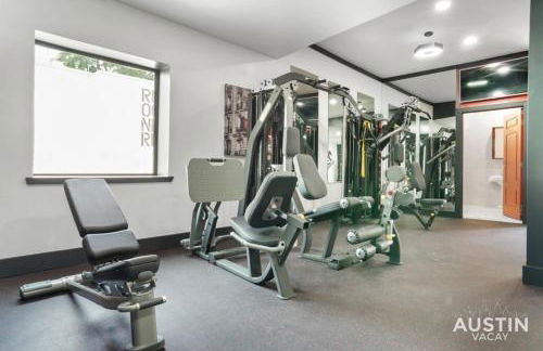 Spacious 2 Apt Combo Sleeps 12 Pool and Pets - Photo 26