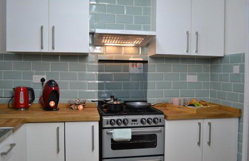 Epicsa - Corporate & Family Stay in 3 Bedroom House with Garden, FREE parking - Foto 20