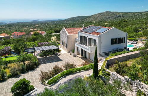 Villa True Oasis with Heated Pool - Photo 51