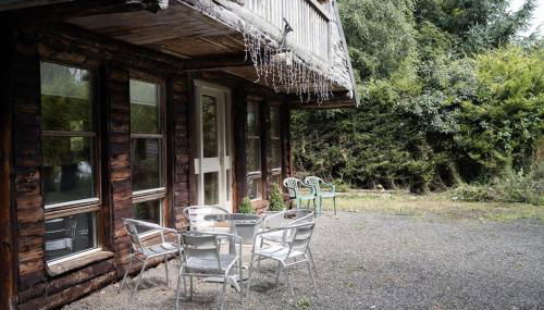 Lilly Lodge; nestled within the forest. - Foto 2