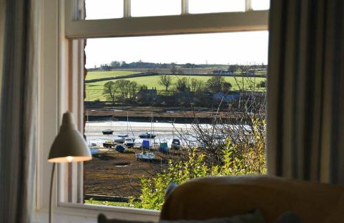 The Old Watchtower - Photo 6