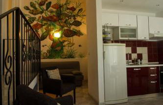 Apartments-Estate under the Paintbrush - Photo 56