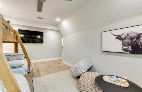 Hot Tub, Fire Pit! High-End Cedar Creek Lake Haven - Foto 26