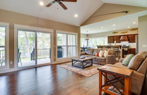 Flippin Home with Deck and Grill Steps to White River - Foto 3