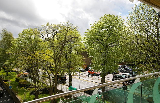 Skyvillion Tower Point Enfield 1bed W Balcony - Photo 23