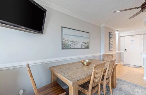Oceanfront Condo, Heated Pool, Fitness Center - Photo 10