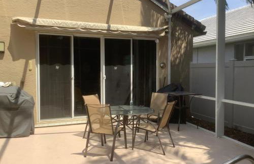 Beautiful furnished 3 BR home, pool, clubhouse access - if interested, please provide your name, contact info - Photo 4