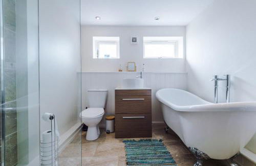 Belvedere House - Serene Countryside Escape - 4 Bedrooms Sleeps 8 - Photo 33