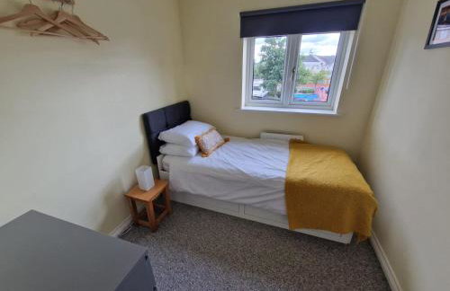 Riverside home. 3 bedroom. Free parking. 10 mins to Newcastle City Centre - Foto 20