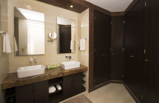 Downtown Apartment Oasis 12 - Photo 34