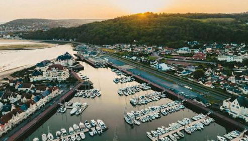 VILLA CATHY DUPLEX PLEIN SUD VUE PORT avec PISCINE INTERIEURE CHAUFFÉE - Foto 3