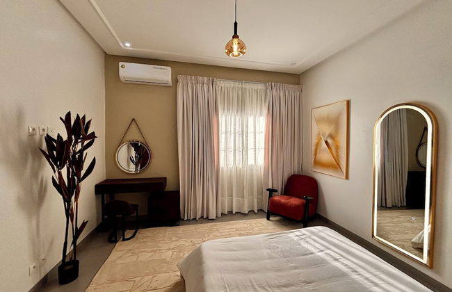 Lighthouse Signature Suites - Photo 24