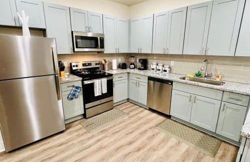 Apt 2 Bedrooms 2 Full Baths FREE Parking & FREE Laundry in Unit - Foto 11