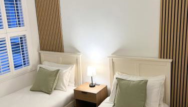 Modern Spacious 4 Bedroom Home in Greater LDN With Garden & Parking - Foto 4