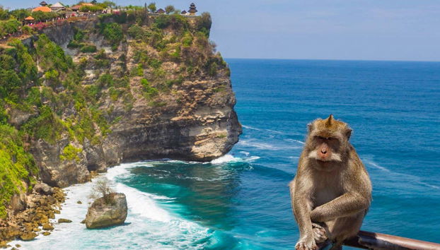 Le temple d'Uluwatu, situé sur une falaise