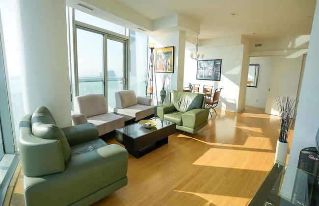 Lanterra Downtown Cn Tower - Photo 62