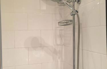 Duplex with free parking - Photo 9