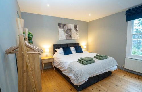 4 Bedroom Winchester Town House, central, parking - Foto 26