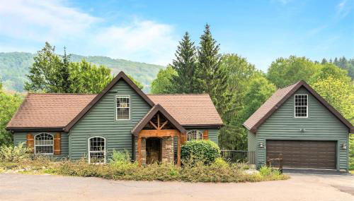 Gorgeous 5 Bdr with Hot Tub - Walk to Holi-Mont! - Foto 2