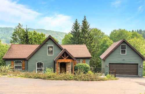 Gorgeous 5 Bdr with Hot Tub - Walk to Holi-Mont! - Foto 2