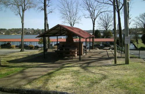 LAKEFRONT 7 MIN to OAKLAWN & 10 MIN to DOWNTOWN STR License #A22-0004 - Foto 50