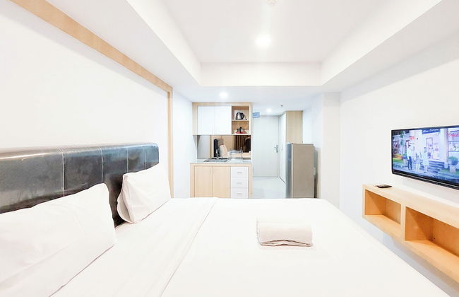 Cozy And Strategic Studio Apartment At De Prima - Photo 2