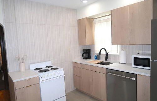 DT Location W Washer and Dryer. Fully Renovated. - Foto 11