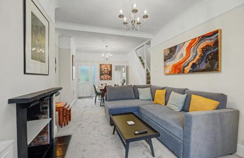 Countess House, Northampton - Stylish Modern 2-Bedroom House with Garden - Free Parking - Foto 1