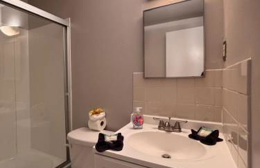 One Bdrm Quaint Flat W Deck - Foto 20